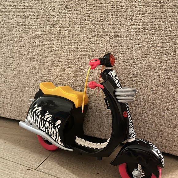 Monster High Doll & Accessories Bundle - Picture 11 of 11